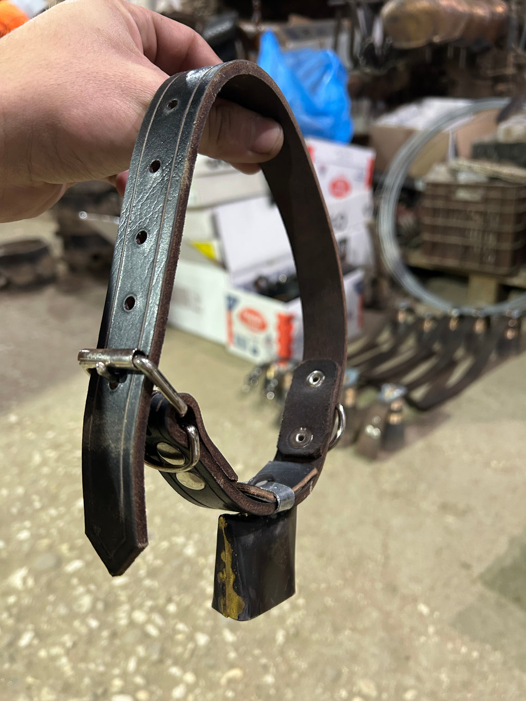 Sheet metal bell suitable for dogs