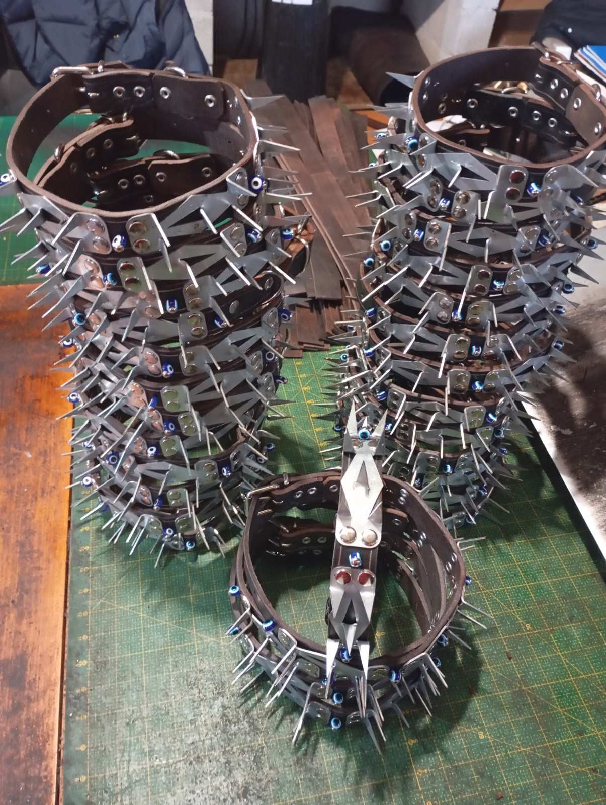 Dog collar with perimeter protection sheet steel nails