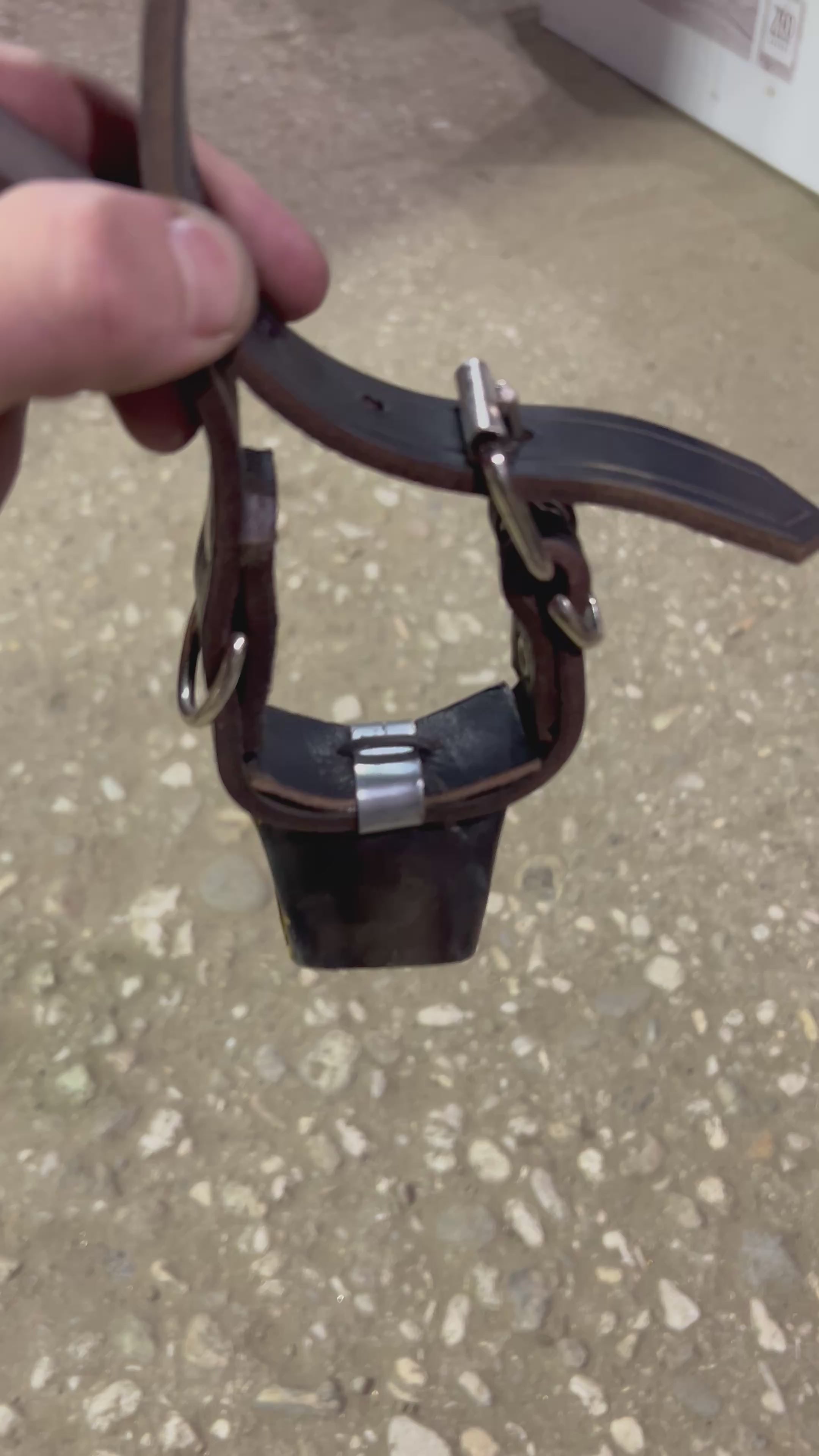 Sheet metal bell suitable for dogs